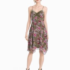 "WHITE HOUSE BLACK MARKET" GREEN FLORAL VELVET TRIM HANDKERCHIEF DRESS S SIZ: 2